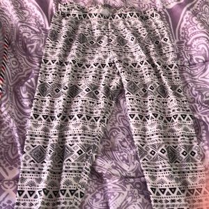 Black and white leggings with designs